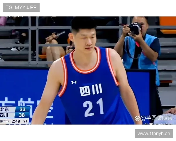 周琦比赛场上拼命，私下住豪宅里竟然这样过日子？