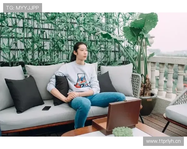 朱婷上场像女王，下楼买菜像隔壁大妈——手上那只表把我们全体打败